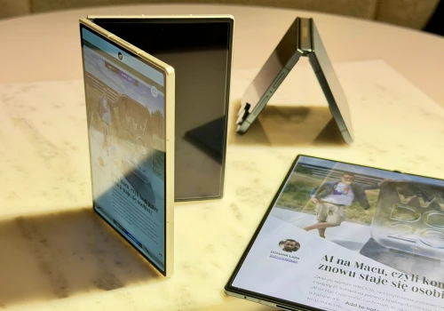 Polacy rzucili się na nowe „składaki” Samsunga. Seria Galaxy Z debiutuje w sklepach z rekordem