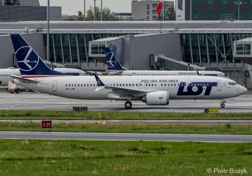 LOT. Ostatni MAX (SP-LYM) już na Lotnisku Chopina