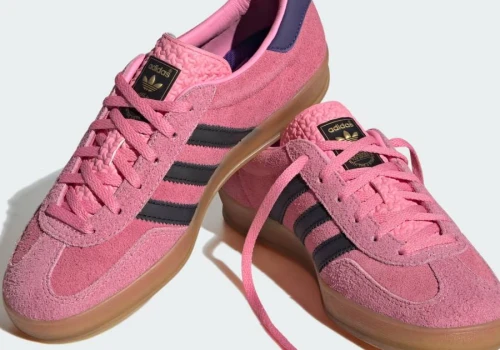 Polki biegną do sklepu po te legendarne sneakersy Adidas. Idealnie dopasowują się do stopy