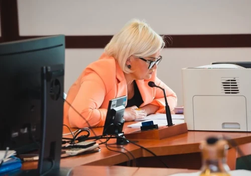 Radna pyta o mężczyznę, który obnaża się nad Kaczawą w Legnicy