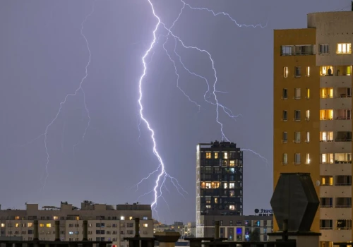 Fala upałów odpuściła, ale to nie koniec niebezpiecznej pogody. IMGW wydał ostrzeżenia