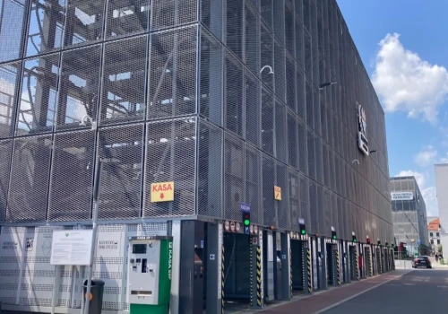 Władze Katowic szukają sposoby jak zapełnić prawie puste maszyny parkingowe. Część chcą wynająć na wyłączność przedsiębiorcom