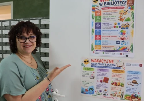 Biblioteka Miejska w Wieluniu również w sierpniu zaplanowała ciekawe wydarzenia dla najmłodszych, w tym biało-czerwony konkurs plastyczny