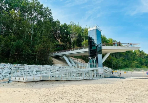 Nowa konstrukcja nad polskim morzem. Takiego zejścia na plażę jeszcze nie było