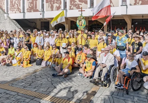 36. Piesza Pielgrzymka Konińska wyruszyła na Jasną Górę. Około 300 pątników idzie „Ze świętymi do Maryi”