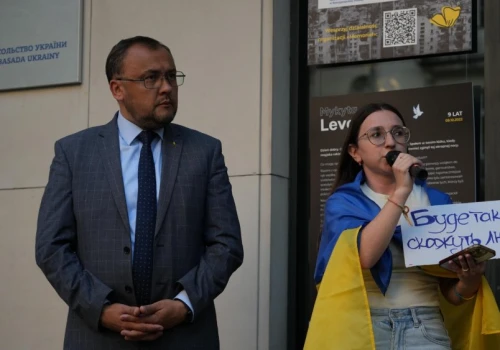 Ambasada Ukrainy oburzona nagłówkiem o Banderze. 