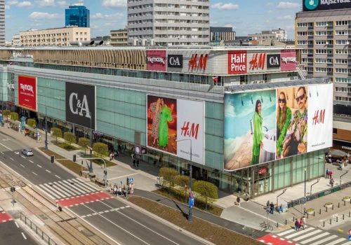 Był ubrania, będą kurczaki. Fast food przejmuje przestrzeń po H&M na Marszałkowskiej