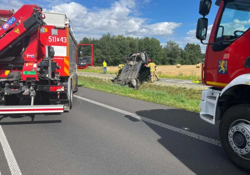 UWAGA! Wypadek na dk92 między Lwówkiem, a Pniewami. Lądował LPR
