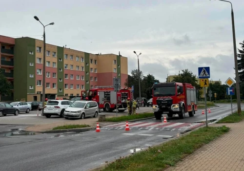 Pożar samochodu w Łęcznej. Ogień pojawił się w komorze silnika
