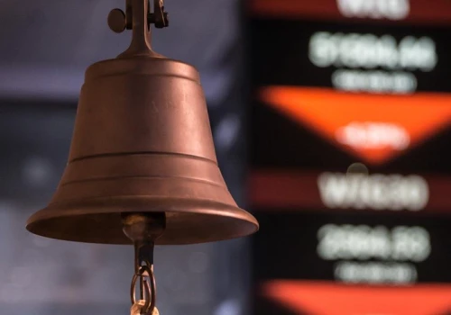 Ostudzone emocje na szczytach. Orlen i Modivo ciągną w dół, ale WIG20 broni 4000 pkt.