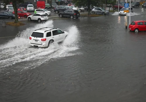 Rzeszów spłynął po gwałtownej burzy. Podtopione ulice, a nawet szpitale