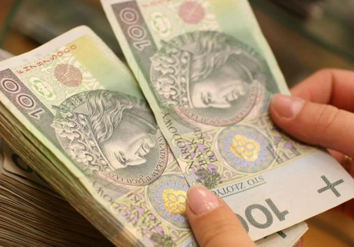 Od 1 stycznia 2027 r. minimalne wynagrodzenie za pracę ma wynieść 4950 zł brutto