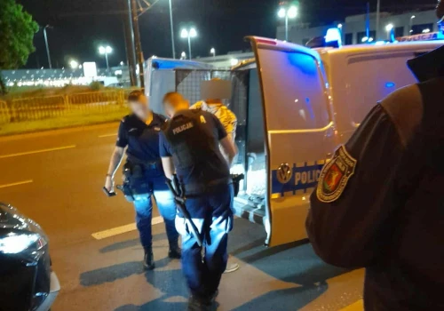Twierdził, że przepisy go nie obowiązują – kopał i dusił kierowcę autobusu. Zapadł wyrok