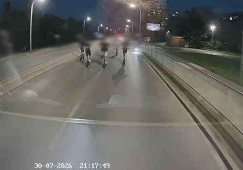 Dzieci w wieku od 12 do 15 lat rozpoznane na nagraniach z autobusu MZK