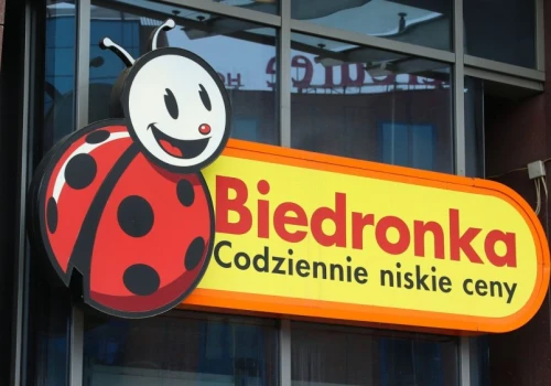 Tesco znika z kolejnych krajów. Biedronka może przejąć ponad 500 sklepów