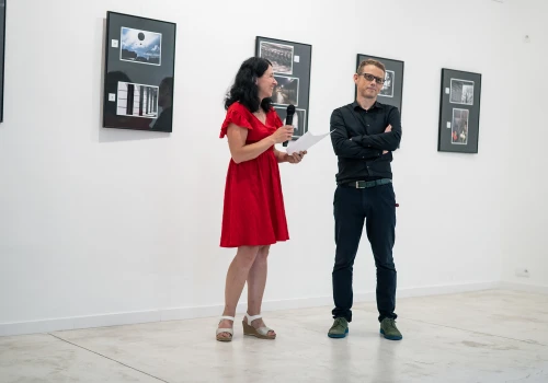 „Miesiofoto” i jego interpretacje okiem członków Cieszyńskiego Towarzystwa Fotograficznego- wernisaż wystawy| ZDJĘCIA