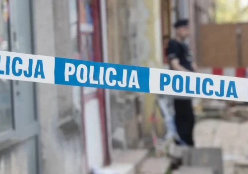 Dramatyczne sceny w Kamiennej Górze. 15-latek ugodzony nożem. W ciężkim stanie trafił do szpitala