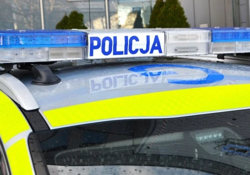 Dachowanie w Mszanie Dolnej. Jedna osoba zabrana do szpitala
