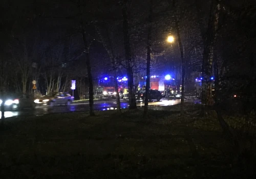 Tragiczny wypadek na DW241. Jedna osoba nie żyje, druga trafiła do szpitala