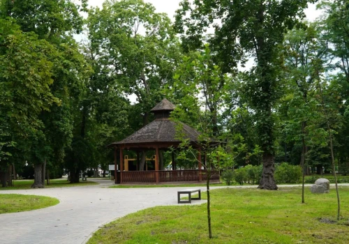 Warto tu zajrzeć. Park Moniuszki czeka na spacerowiczów