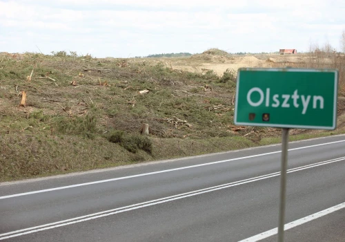 Olsztyn traci mieszkańców, a gminy wokół rosną. Dane pokazują wyraźny trend