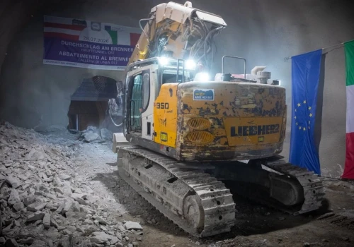 Najdłuższy europejski tunel kolejowy połączony pod Alpami