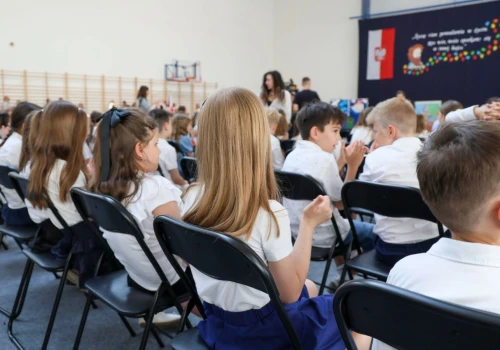 MEN ogłosiło kalendarz roku szkolnego 2026/2027. Wiadomo, kiedy uczniowie będą mieli wolne
