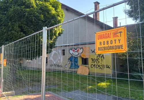 Koniec skoczowskiej „Syberii”. Budynek zostanie rozebrany