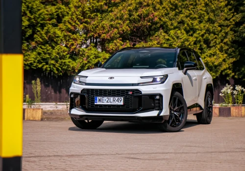Test Toyota RAV4 AWD-i GR Sport (2026). Udana ewolucja o krok od rewolucji