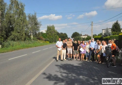 Młodzieżowa jak tor wyścigowy. Mieszkańcy chcą bezpieczeństwa i proponują odcinkowy pomiar prędkości.