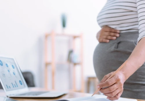 Zwolnienie w ciąży może trwać do 270 dni. Kod B daje też wyższe świadczenie