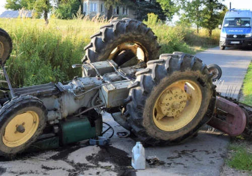 Ciągnik przygniótł 64-latka. Śmiertelny wypadek w Małopolsce