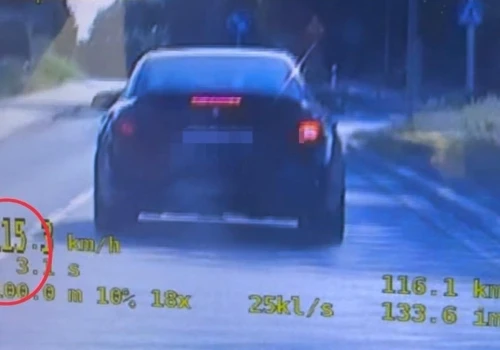 19-latka w BMW chciała zaimponować „fajnym chłopakom”. Skończyło się karą