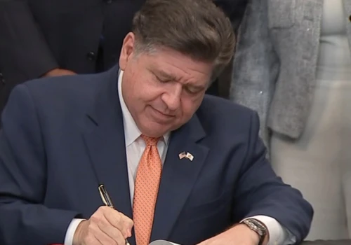 Gubernator JB Pritzker podpisał umowę gospodarczą z Indonezją. Skorzystają na niej farmerzy z Illinois