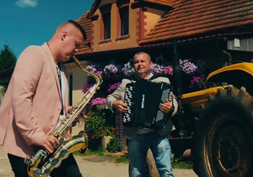„Diament w polu” zespołu To jest To zachwyca fanów. Milion wyświetleń coraz bliżej
