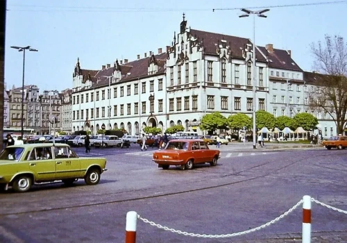 Do lat 90. jeździły tu samochody. I nikomu to nie przeszkadzało