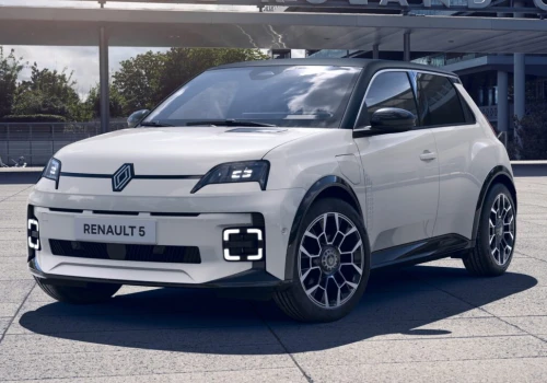 FRANCJA. Po raz pierwszy w historii auta elektryczne kupowane najczęściej. TOP3 elektryków to Renault, Renault i Renault