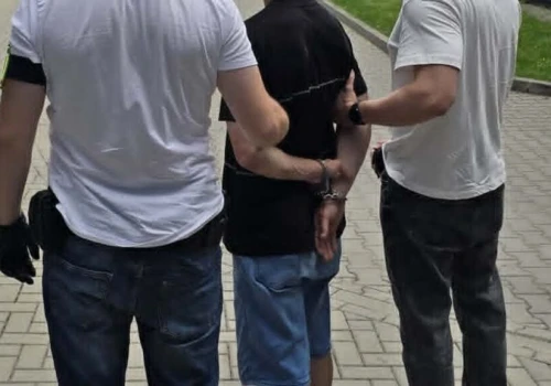 Czujni mieszkańcy schwycili włamywacza. 41-latek zaledwie od kilku tygodni przebywał na wolności