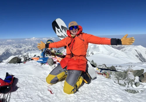Daniel Siarka: pierwszy polski zjazd z Piku Lenina na snowboardzie