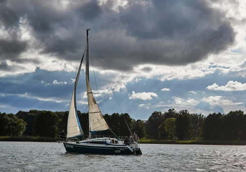 Gdzie pojechać na Mazury? Trzy miejsca na wspaniały relaks nad jeziorem