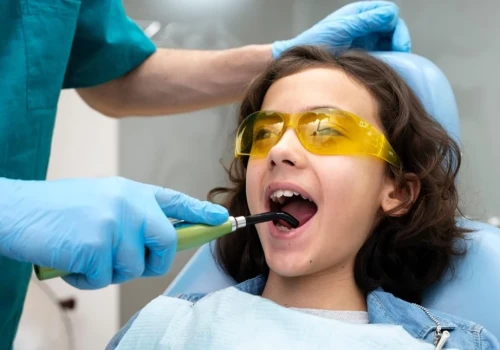 Bezpłatny dentysta dla dzieci także w wakacje. Z opieki stomatologicznej Agentów Uśmiechu skorzystało już 25 tys. dzieci