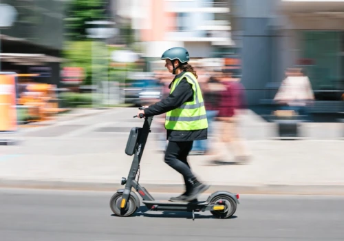 Nowe wymogi dla użytkowników hulajnóg elektrycznych w aglomeracji Paryża