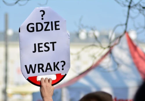 Niemcy wrócili do tematu Smoleńska. Kilka rzeczy piszą teraz prostym językiem