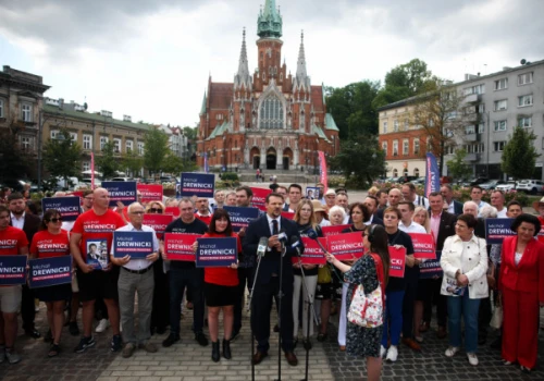 „Potrzebujemy skoku rozwojowego”. Drewnicki z PiS zaczął zbierać podpisy Krakowian