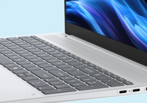 Tak mocny laptop za tyle to cud. Wydajny procesor i 24 GB RAM bardzo tanio