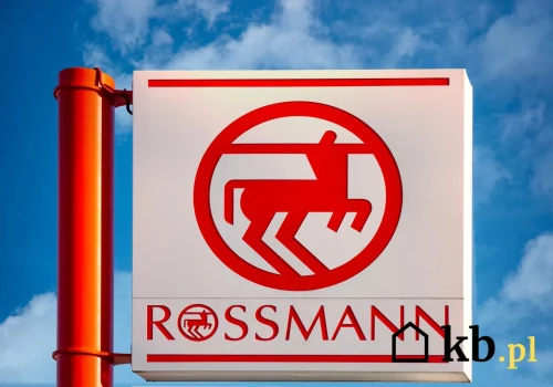 Rossmann tnie cenę kultowego zapachu o 90 zł! Warto się pospieszyć!