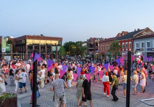 Potańcówka pod gołym niebem. Jawor Dance na rynku