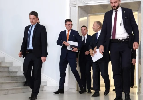 Taki plan ma dotyczyć Hołowni. Miller i Komorowski mówią o politycznej grze