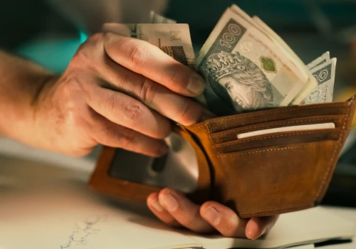 ZUS przeliczył emerytury. Baza podbita, a do portfela wleci kilkaset złotych