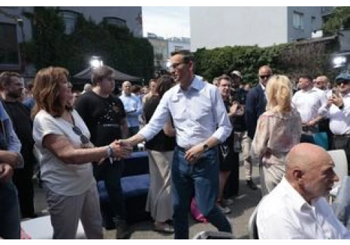 Morawiecki proponuje Pensję Rodzicielską zamiast 800 Plus. Oto proponowane zasady